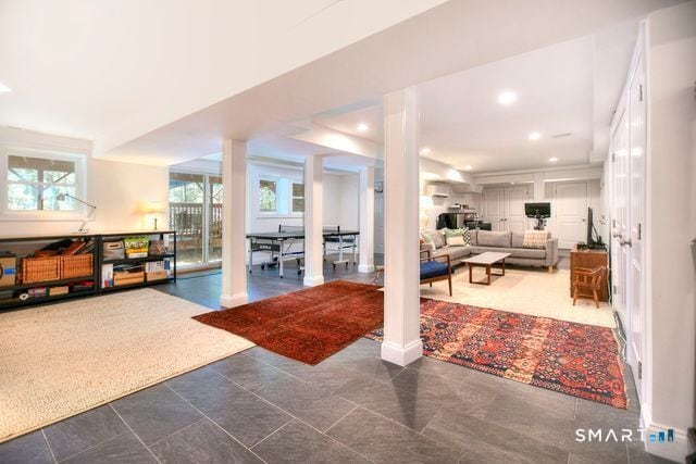 Building Photo - 10 Tiffany Ln