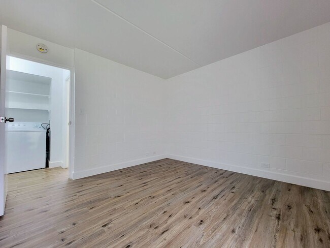 Building Photo - AVAILABLE | 2 Bedroom, 1 Bathroom, 1 Assig...