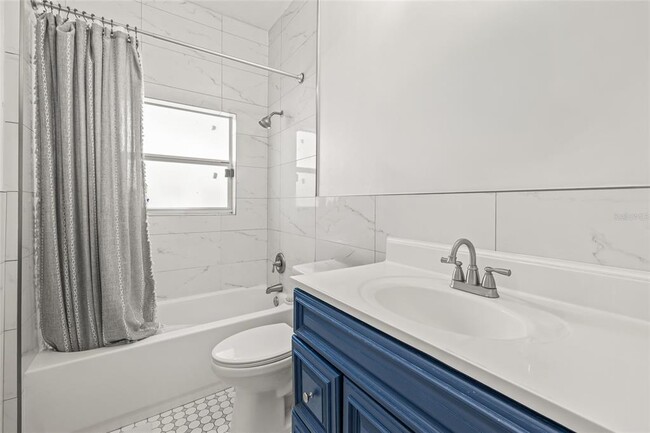 Building Photo - 4102 W Sevilla St