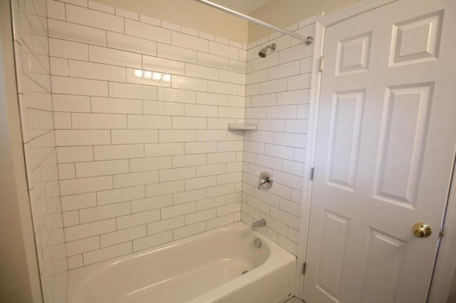 Building Photo - 10717 Maple St