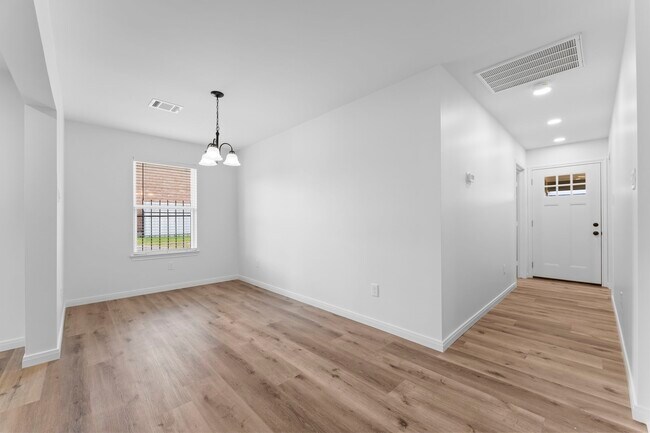 Building Photo - 1507 N Durham Dr