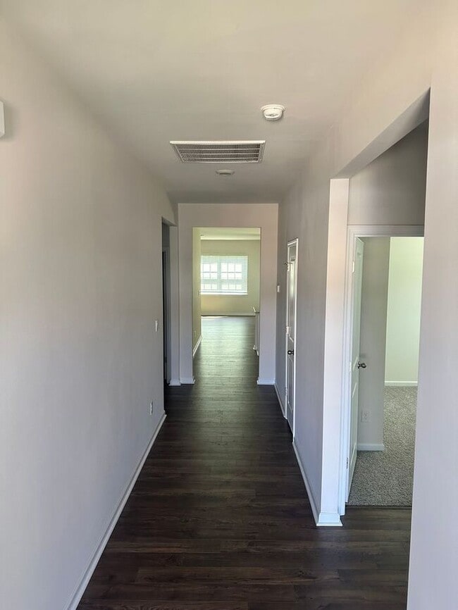 Building Photo - Gourgeous Brand New 4 bedroom Home near Lake Norman