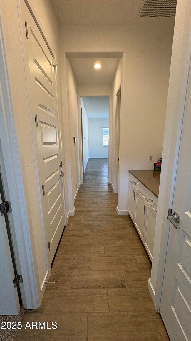 Building Photo - 3240 W Peak View Rd