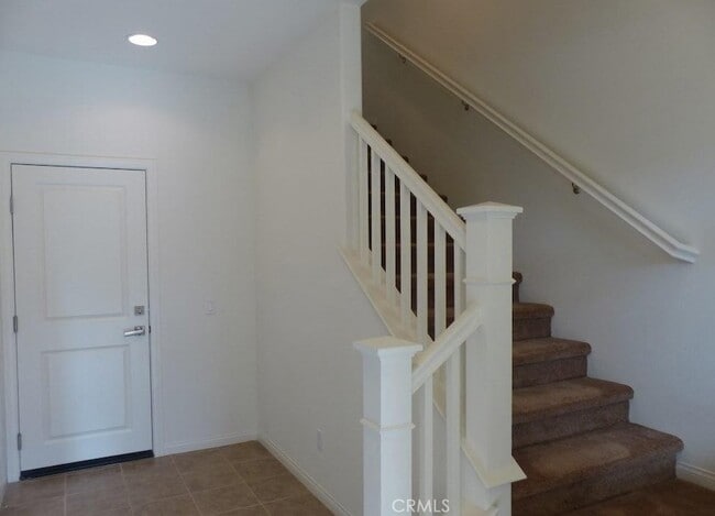 Building Photo - 60 Capricorn