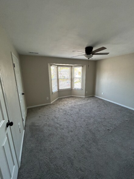 Building Photo - 601 Sedgefield Ct