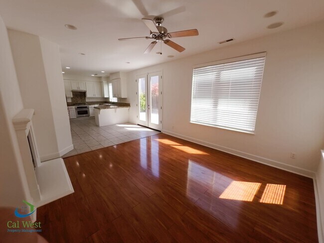 Building Photo - $5295 - 2 Story, 4 bed - 2 Bath Home in se...