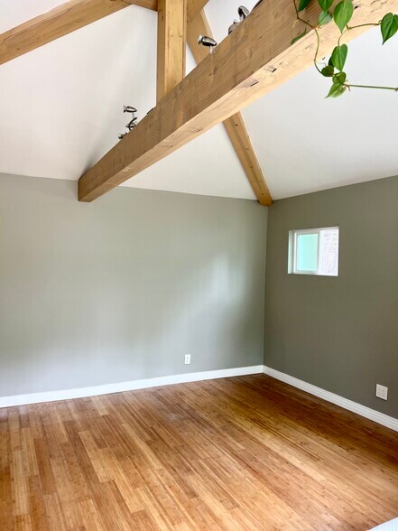 Building Photo - 10748 Charnock Rd