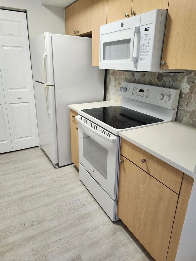 Building Photo - 505 Villa Cir