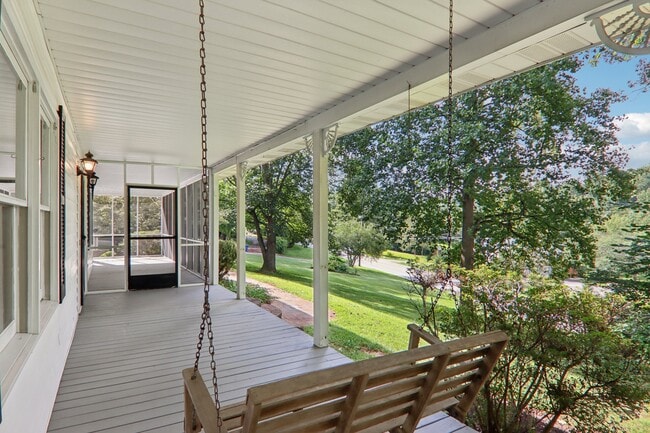 Building Photo - 5 Timothy Ln