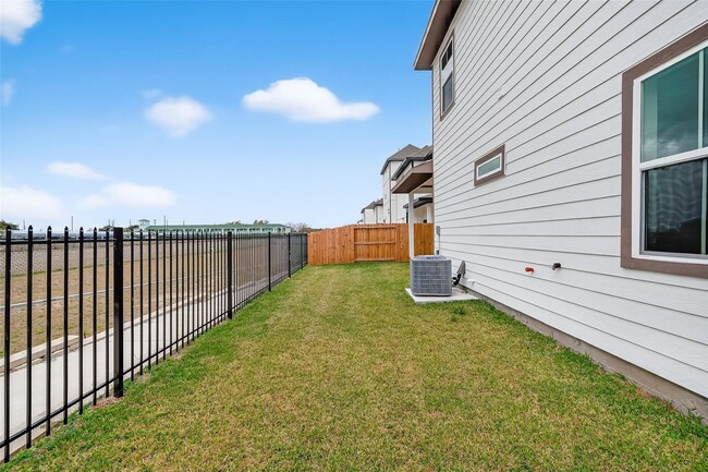 Building Photo - 6702 Metro Blvd