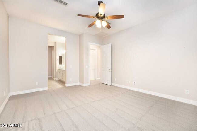 Building Photo - Beautiful 2018 Home in Tierra Del Rio!