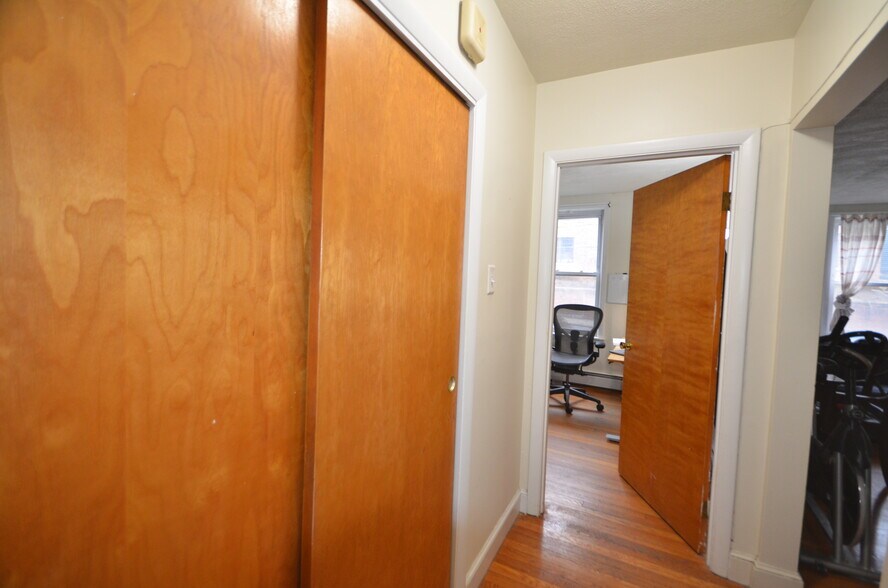 Building Photo - 320 Tappan St