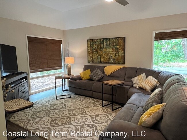 Building Photo - 2 br, 2 bath House - 4 Pender Lane