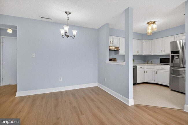 Building Photo - 304 Aspen Dr