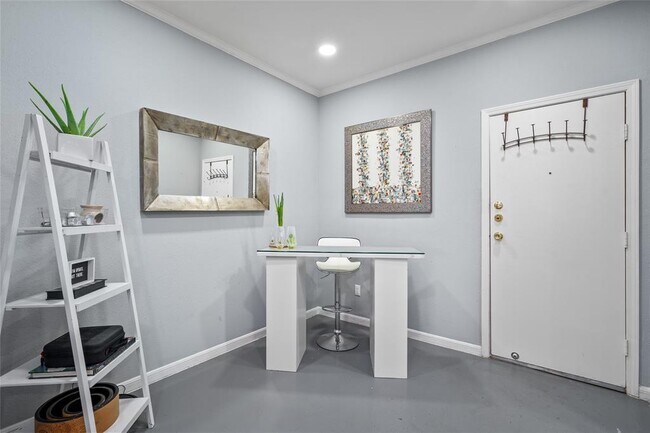 Building Photo - 9850 Pagewood Ln