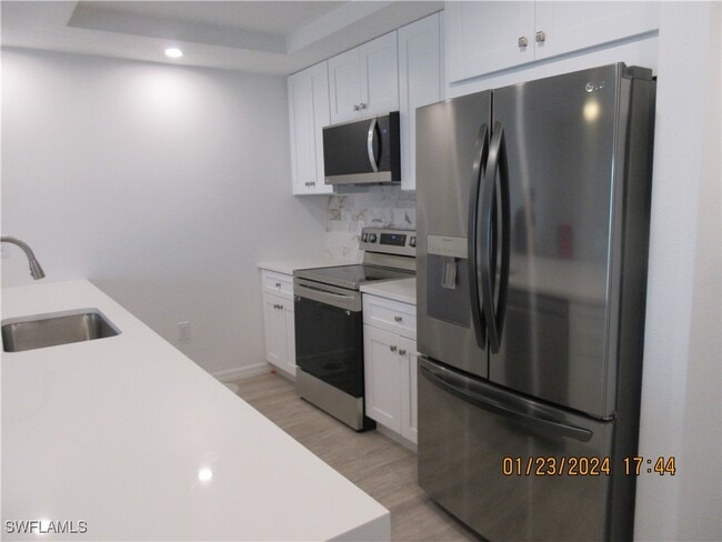 Building Photo - 3330 N Key Dr