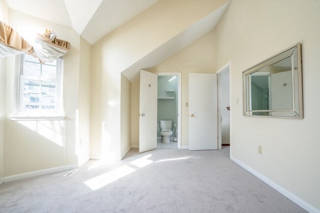 Building Photo - 117 Tall Oaks Dr