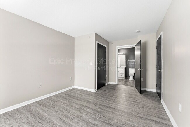 Building Photo - 9030 Charlotte Ct