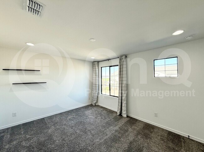 Building Photo - 9030 S 67th Dr