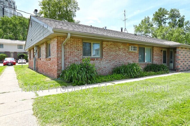 Building Photo - 530 Laurel St