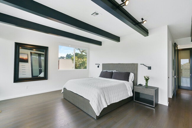 Building Photo - 2235 Gloaming Way