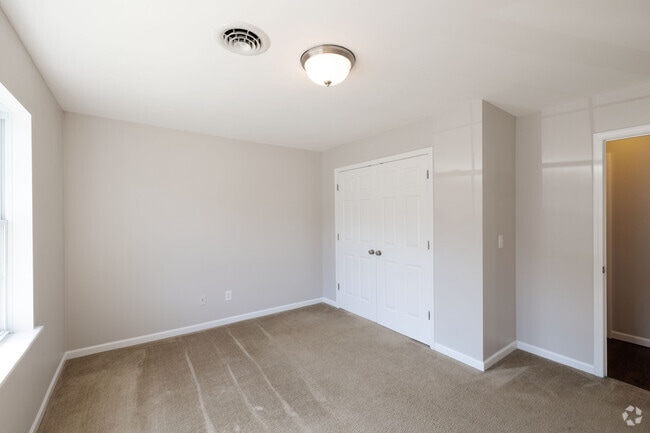 2BR, 2BA with Den - 1093SF - Greenbush Terrace
