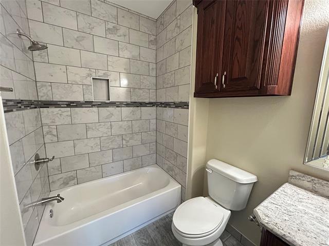 Building Photo - 204 Pearl Ln