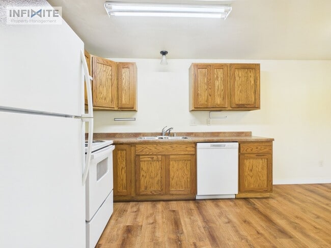 Building Photo - 215 S 18th Ave
