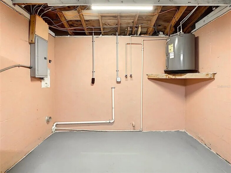 Building Photo - 4239 Ridgefield Ave