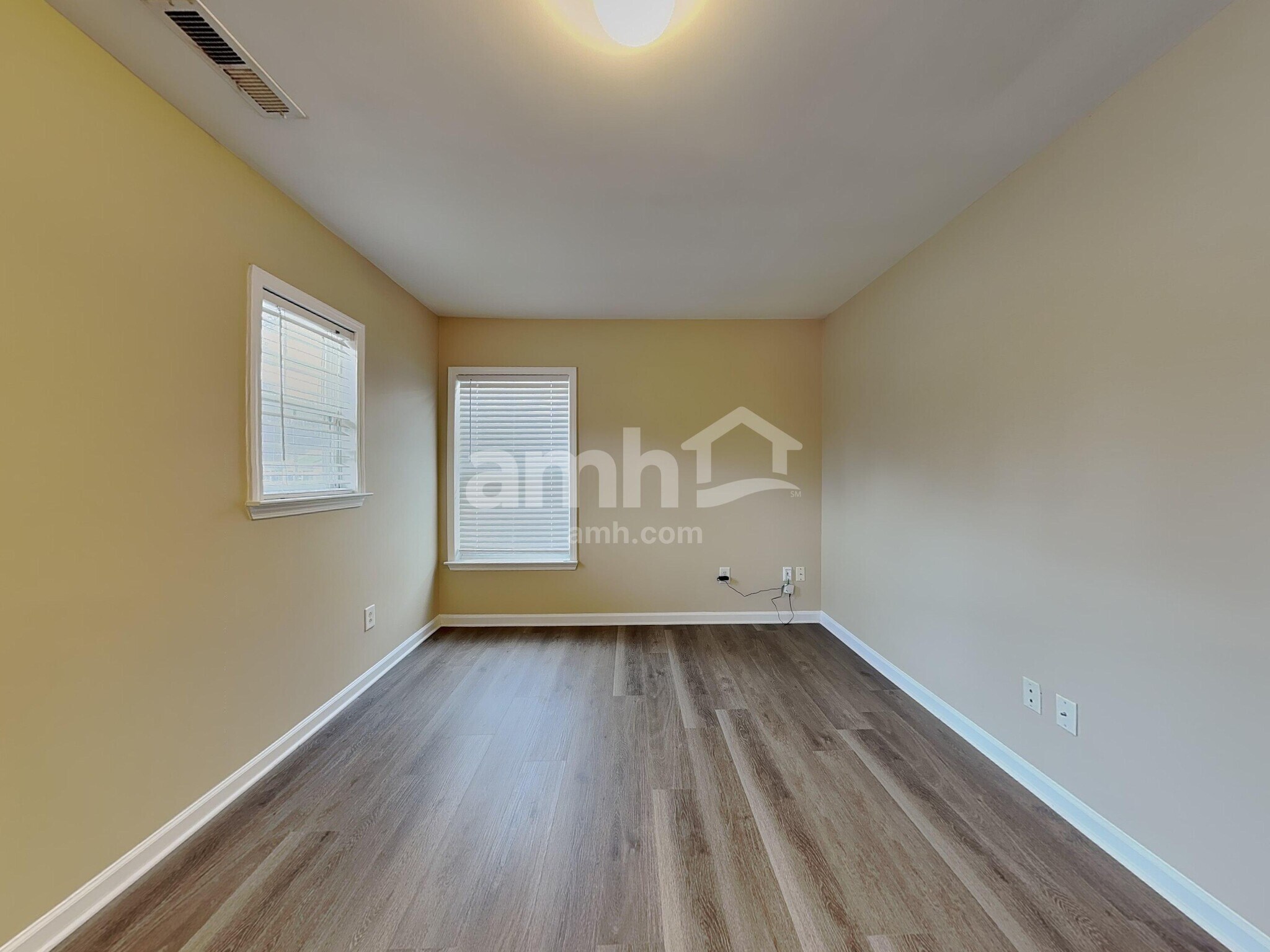 Building Photo - 342 Ashdale Dr