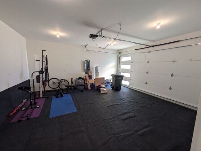 Building Photo - View of the Bay! 3 Bed 3.5 Bath with Garage!