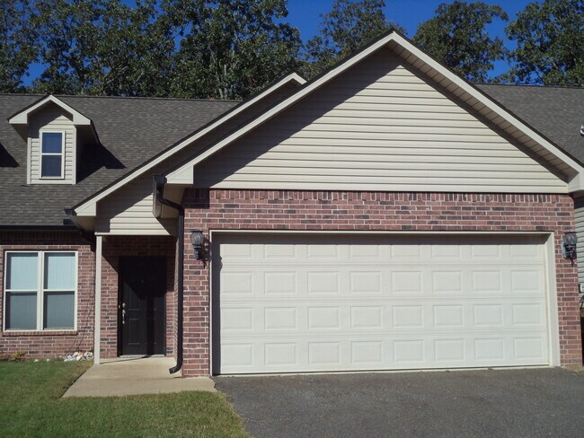 Primary Photo - 113 Shadow Peak Ln