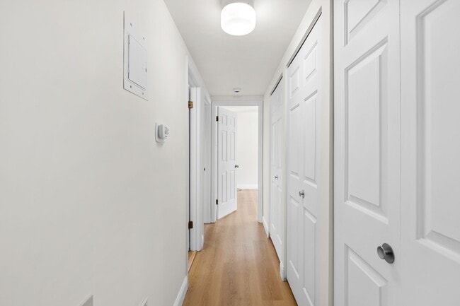 Building Photo - Charming Central West End 1-Bedroom Near Forest Park & WashU!