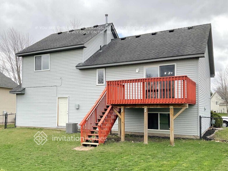Building Photo - 1211 Spruce St