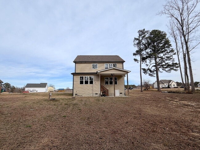 Building Photo - Spacious 3 Bedroom Home on 1 Acre Lot!