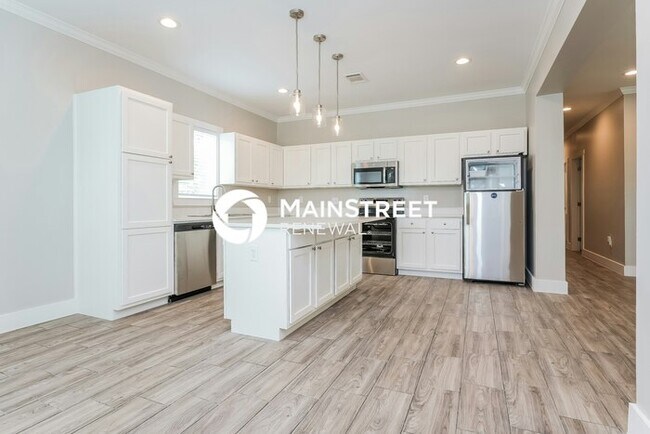 Building Photo - 4 Bedroom Pet-Friendly Home in Dallas, TX ...
