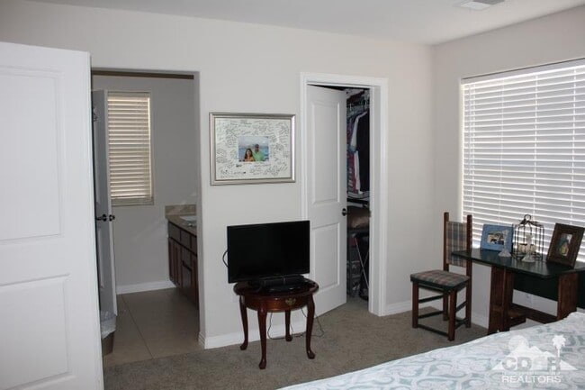 Building Photo - 52082 Rosewood Ln