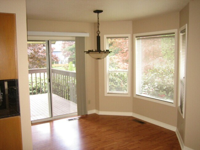 Building Photo - 5044 Summerfield Dr SE
