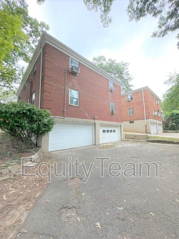 Building Photo - 2769 Losantiville Ave