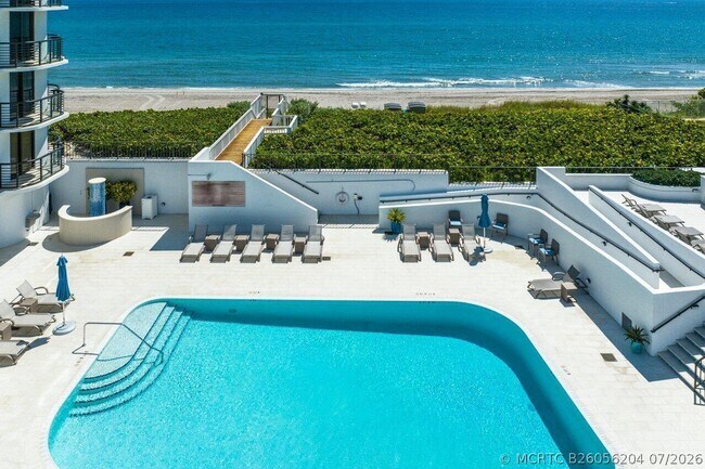 Building Photo - 250 S Ocean Blvd