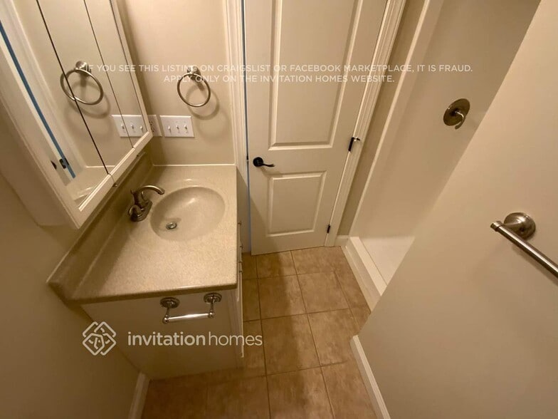 Building Photo - 242 Chuckwood Rd