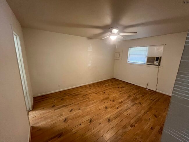 Building Photo - 1900 Huff St