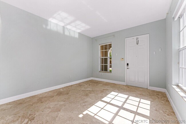 Building Photo - 6884 Julia Gardens Dr