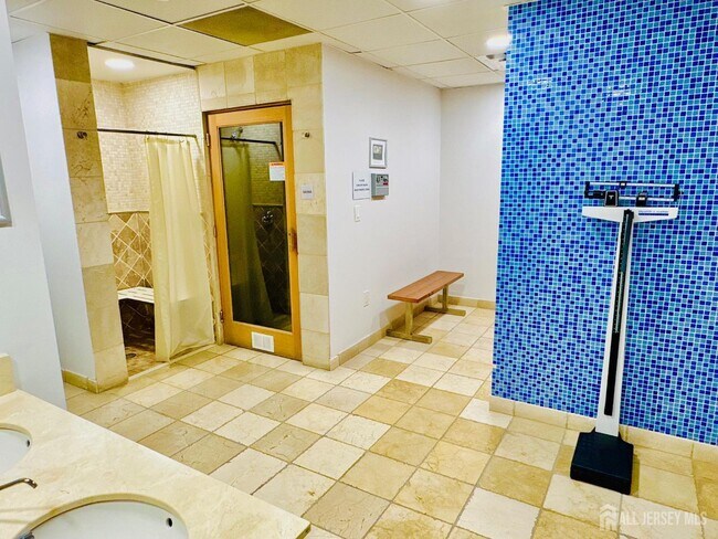 Building Photo - 1 Spring St