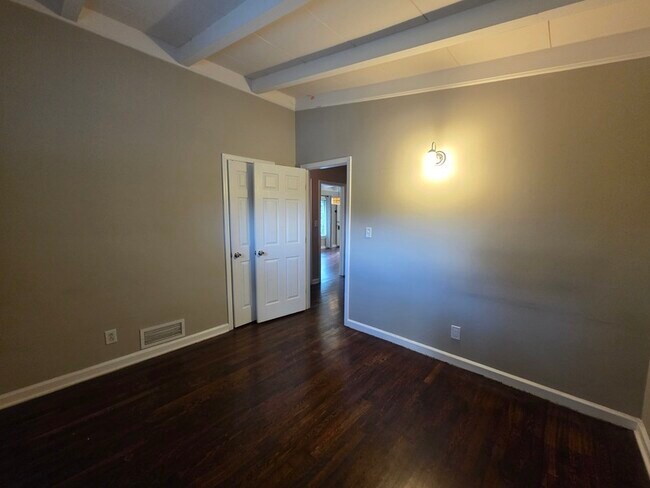 Building Photo - 3659 Ashwood Dr SE