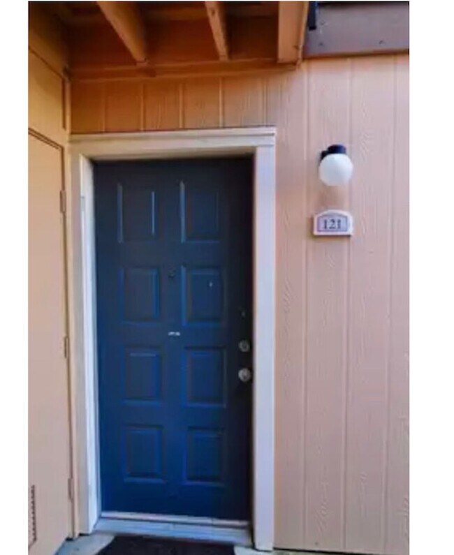 Building Photo - 3 bedroom 2 bath Windsong Condo ~ Includes...
