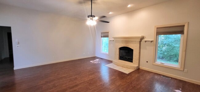 Building Photo - 3015 Hedgerow Pass
