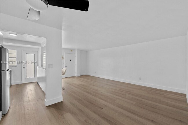 Building Photo - 1340 Lincoln Rd