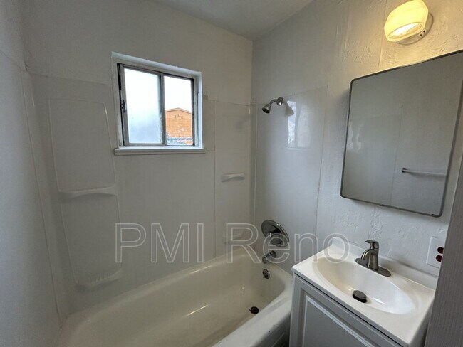 Building Photo - 2075 Patton Dr