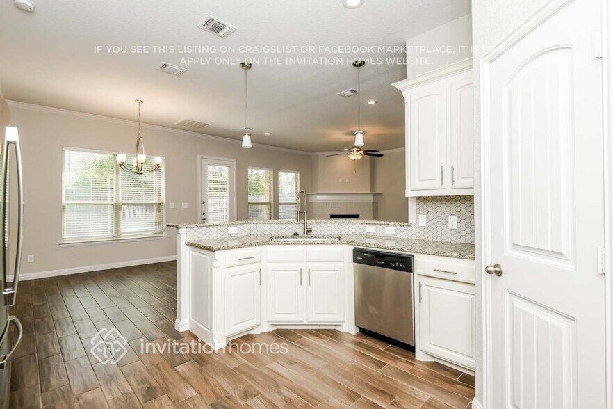 Building Photo - 308 Red Dr